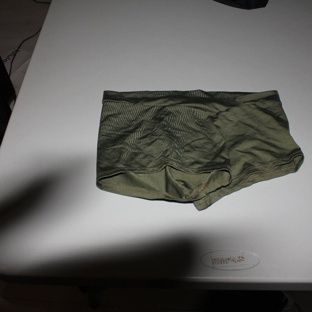 Green MotionWear Dance Shorts Size Large  New